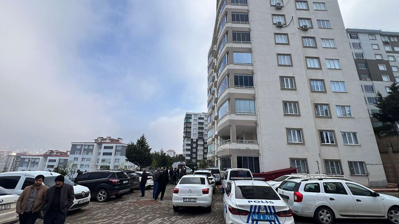 26 yaşındaki genç, babasını vahşice katletti 1